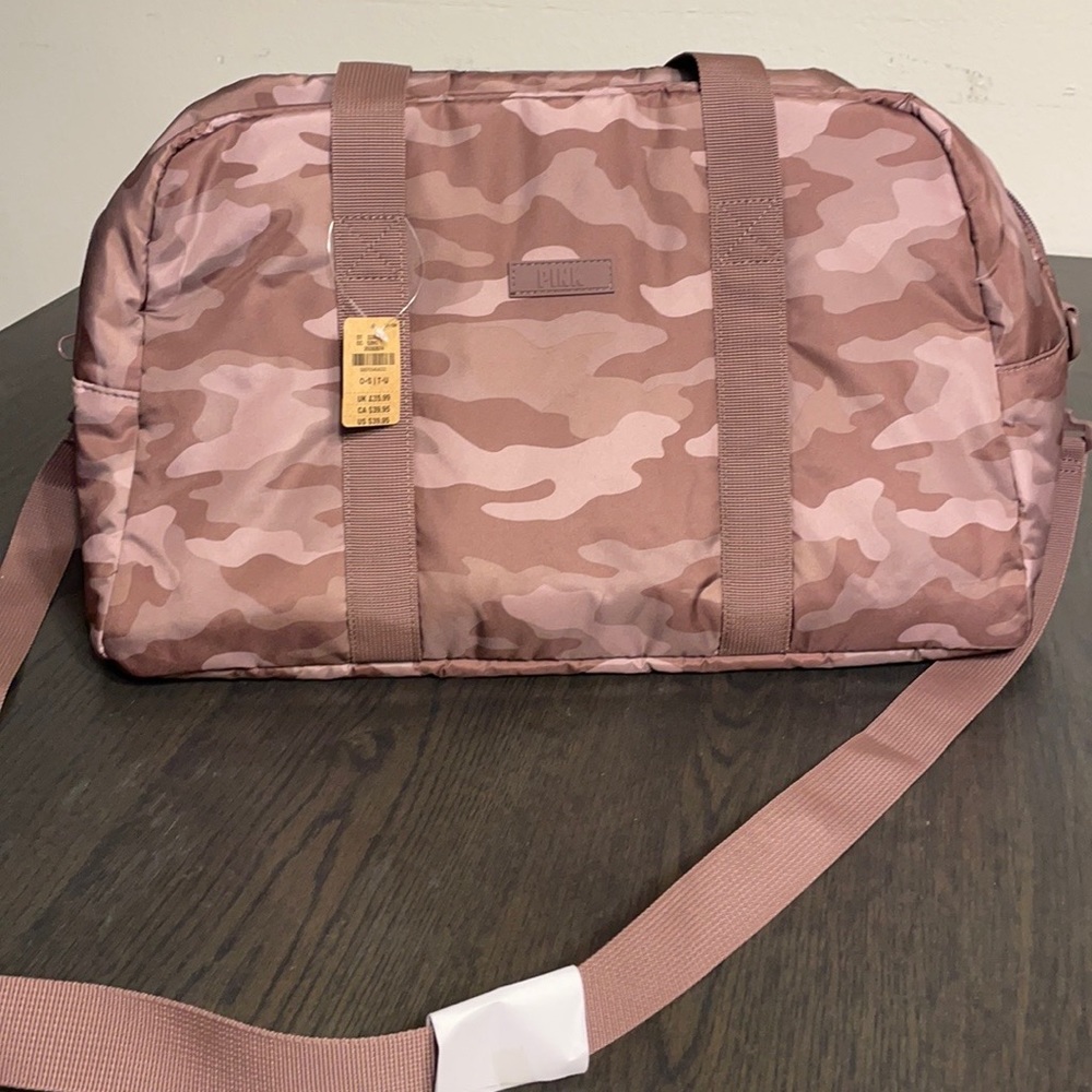 VS PINK camo weekend bag